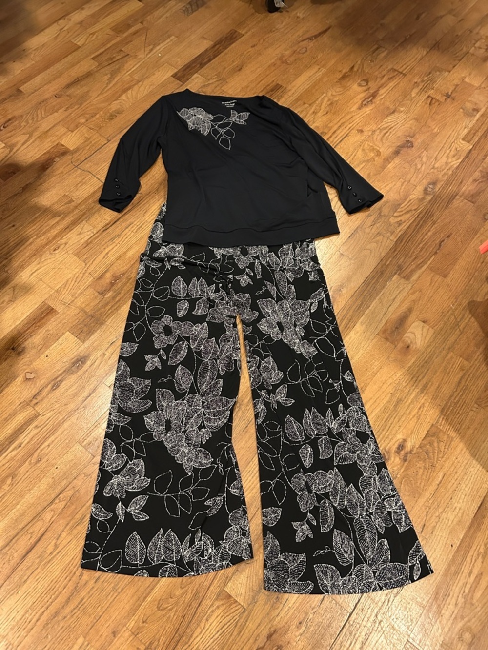 Black & White Floral Wide-Leg Pantsuit